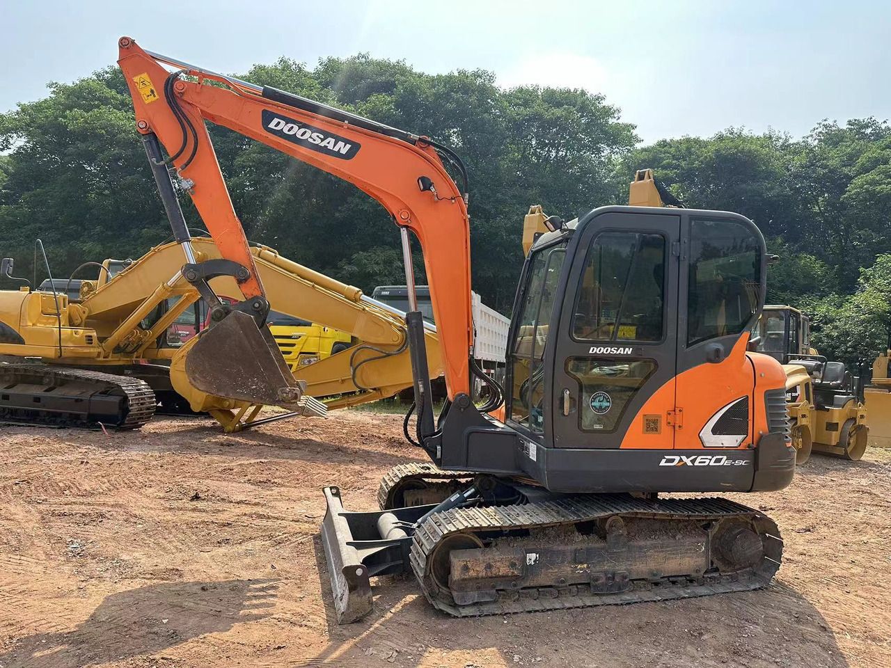 DOOSAN DX60 - Гусеничный экскаватор: фото 2 DOOSAN DX60 - Гусеничный экскаватор: фото 2