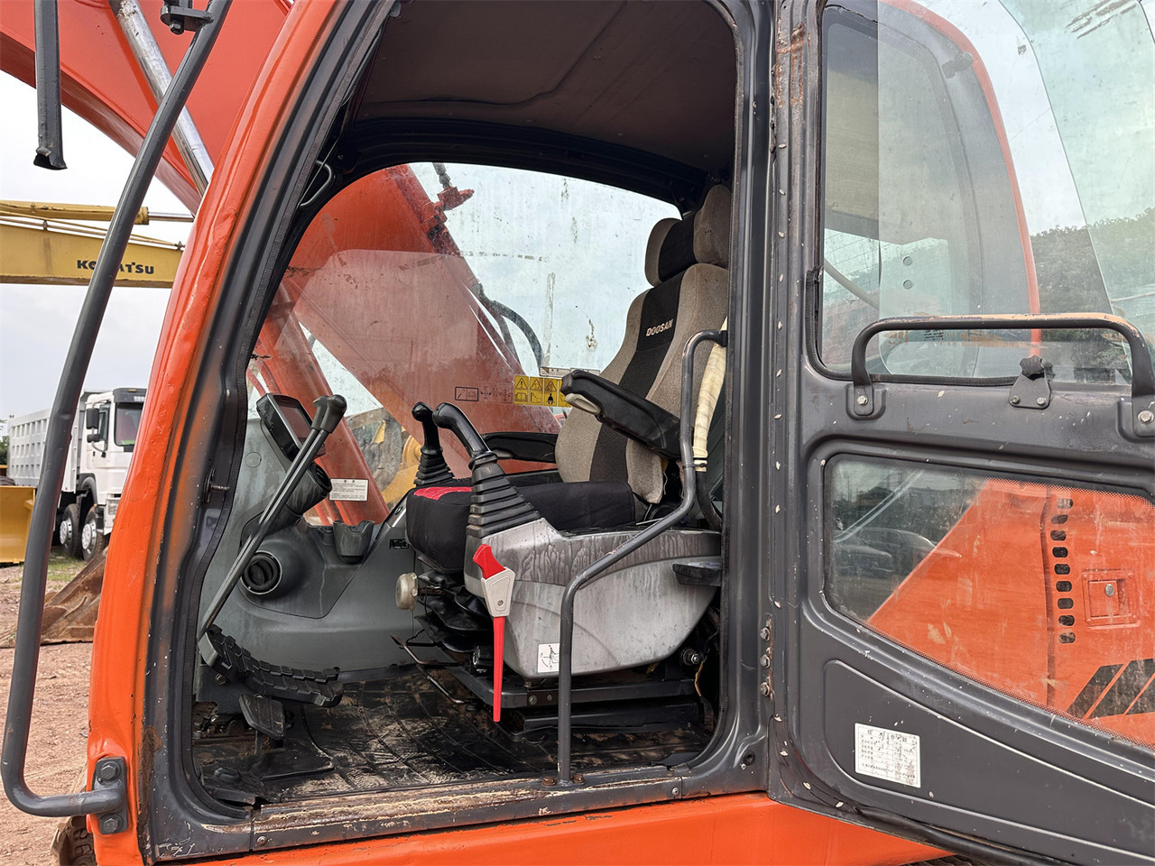 Гусеничный экскаватор Doosan DX120: фото 12