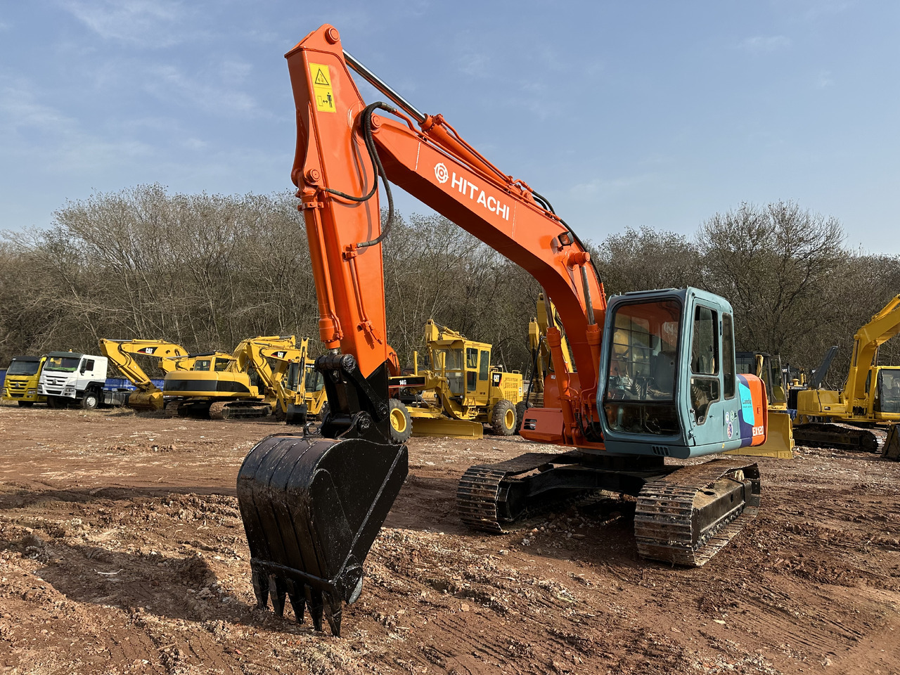 HITACHI EX120 - Гусеничный экскаватор: фото 5 HITACHI EX120 - Гусеничный экскаватор: фото 5