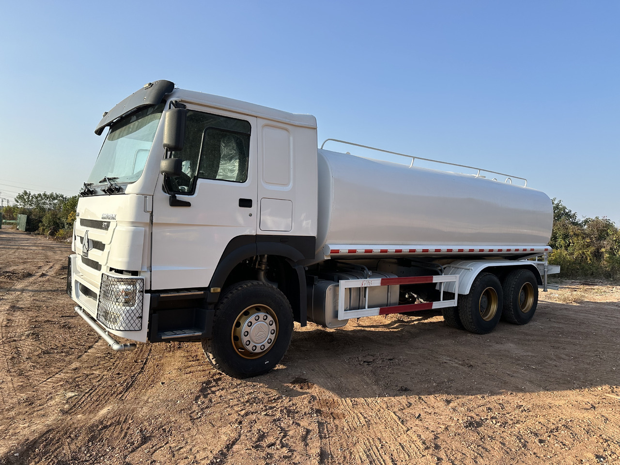 SINOTRUK HOWO 371 Water Tanker Truck в лизинг SINOTRUK HOWO 371 Water Tanker Truck: фото 6