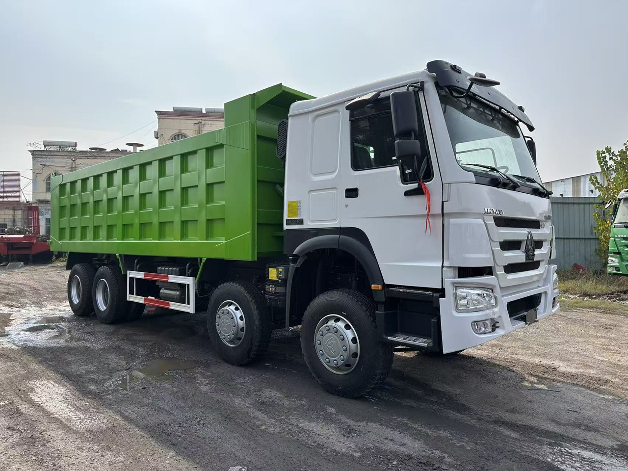 SINOTRUK HOWO 420HP 8X4 Tipper Truck - Самосвал: фото 1 SINOTRUK HOWO 420HP 8X4 Tipper Truck - Самосвал: фото 1