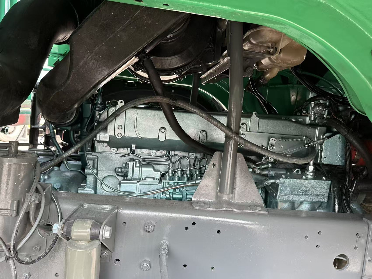 Грузовик бортовой/ Платформа для транспортировки сыпучих материалов SINOTRUK HOWO 420hp 8x4 fence truck: фото 9 Грузовик бортовой/ Платформа для транспортировки сыпучих материалов SINOTRUK HOWO 420hp 8x4 fence truck: фото 9