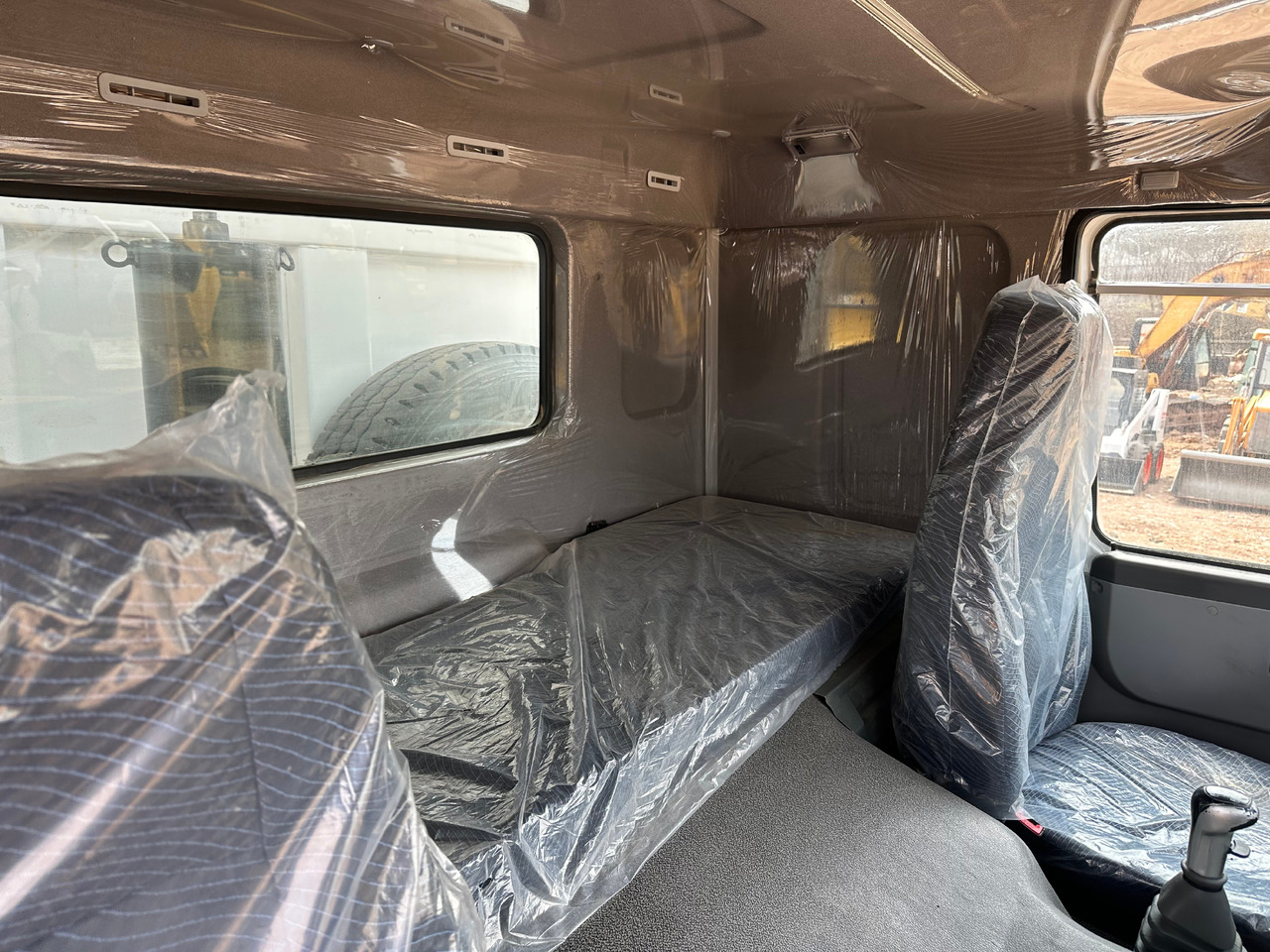 SINOTRUK HOWO Dump truck 371 6x4 - Самосвал: фото 3 SINOTRUK HOWO Dump truck 371 6x4 - Самосвал: фото 3