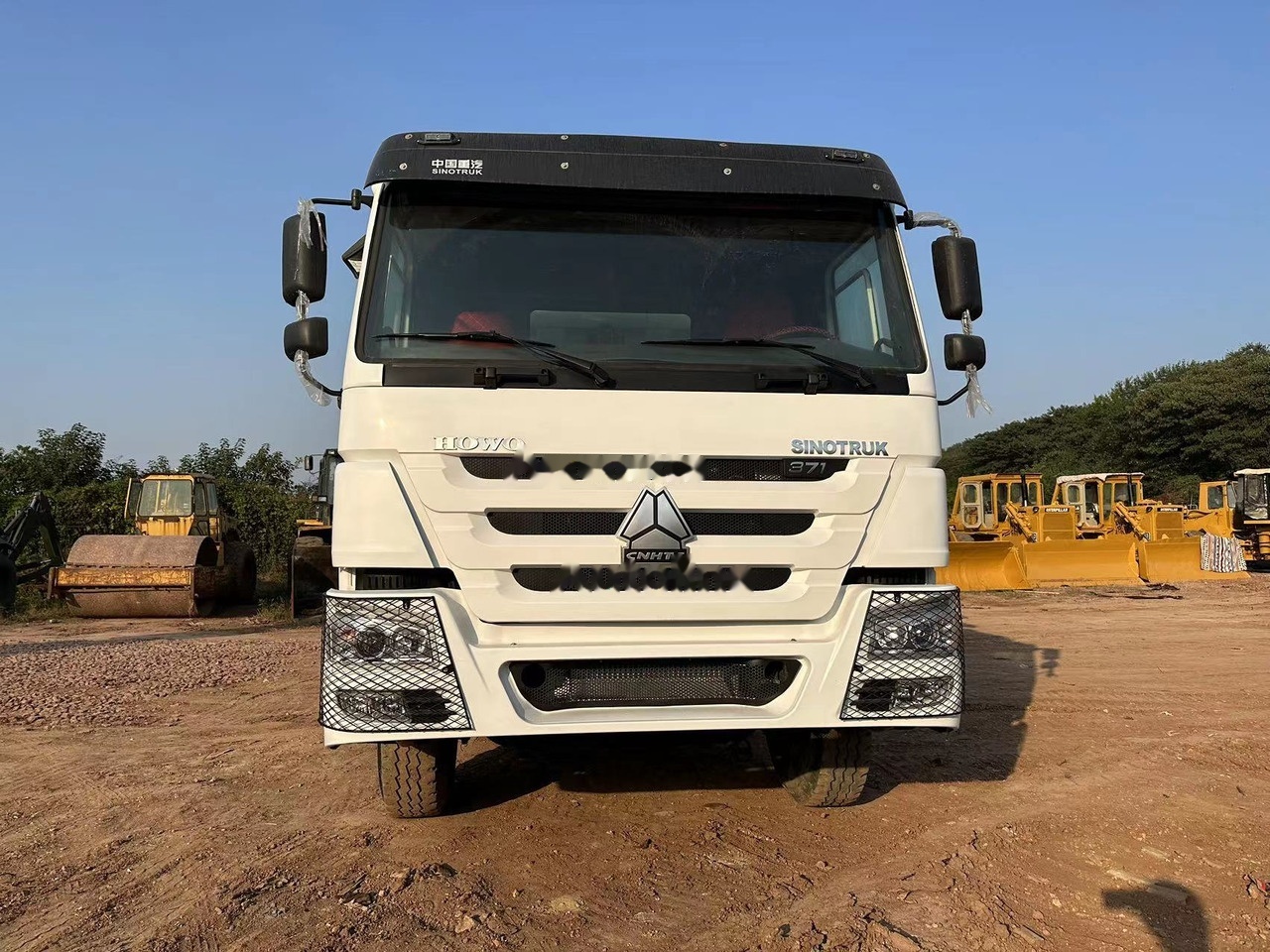 SINOTRUK HOWO HOWO 371 6x4 - Самосвал: фото 3 SINOTRUK HOWO HOWO 371 6x4 - Самосвал: фото 3