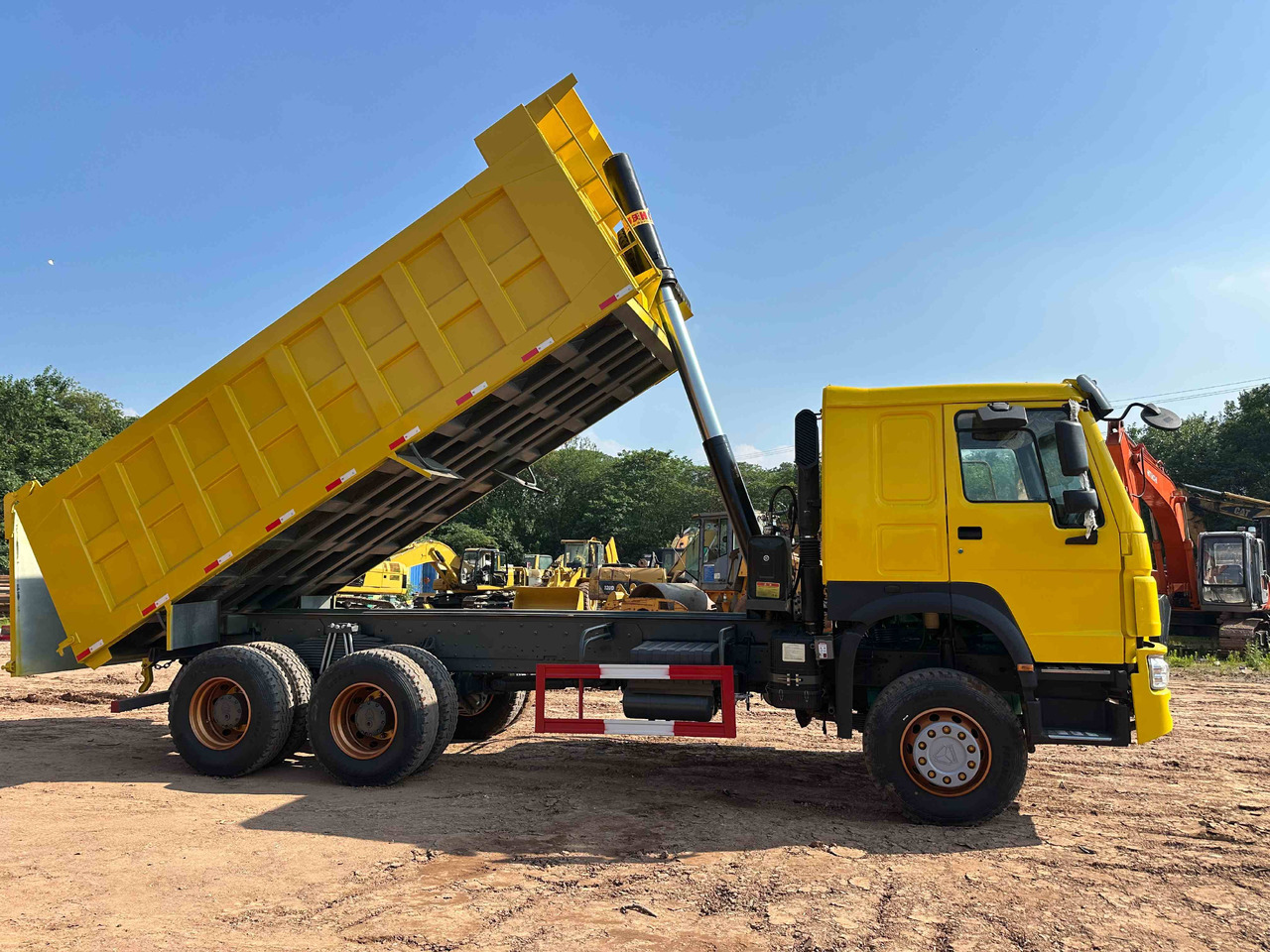 Sinotruk HOWO 400hp 6X4 - Самосвал: фото 4 Sinotruk HOWO 400hp 6X4 - Самосвал: фото 4