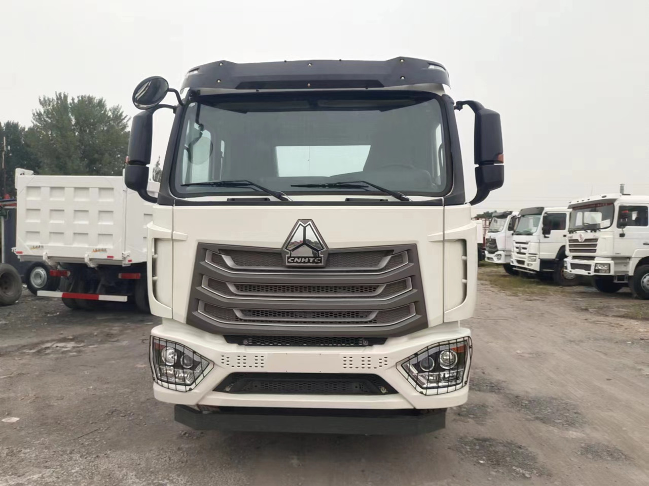 SINOTRUK HOWO 371hp 6X4 Tractor unit - Тягач: фото 1 SINOTRUK HOWO 371hp 6X4 Tractor unit - Тягач: фото 1