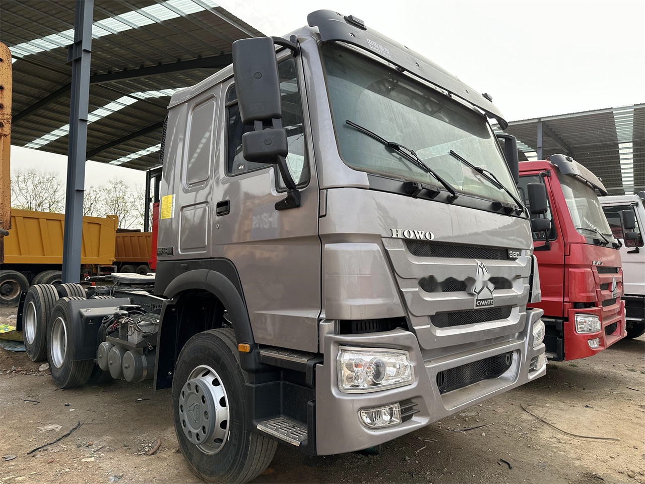 SINOTRUK Howo 380 Truck Head - Тягач: фото 4 SINOTRUK Howo 380 Truck Head - Тягач: фото 4