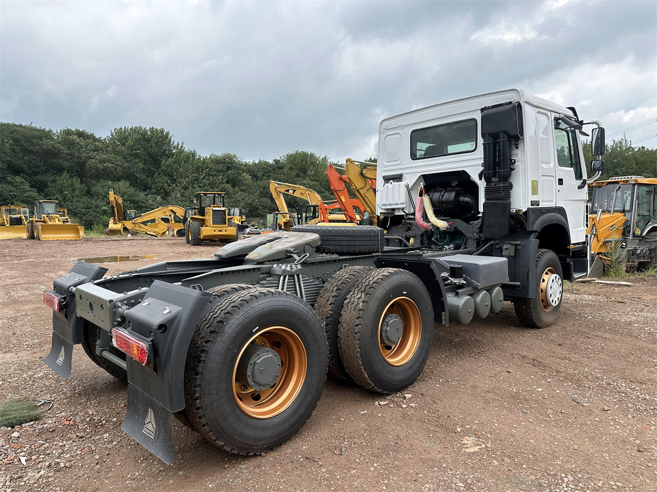 SINOTRUK Howo tractor unit 420hp - Тягач: фото 4 SINOTRUK Howo tractor unit 420hp - Тягач: фото 4