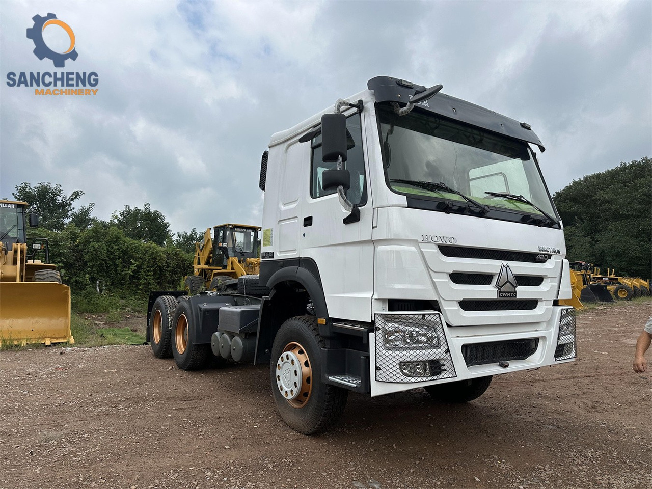 SINOTRUK Howo tractor unit 420hp - Тягач: фото 3 SINOTRUK Howo tractor unit 420hp - Тягач: фото 3