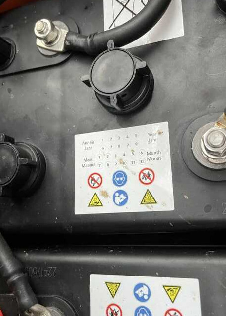 Коленчатый подъемник JLG E300AJ: фото 9