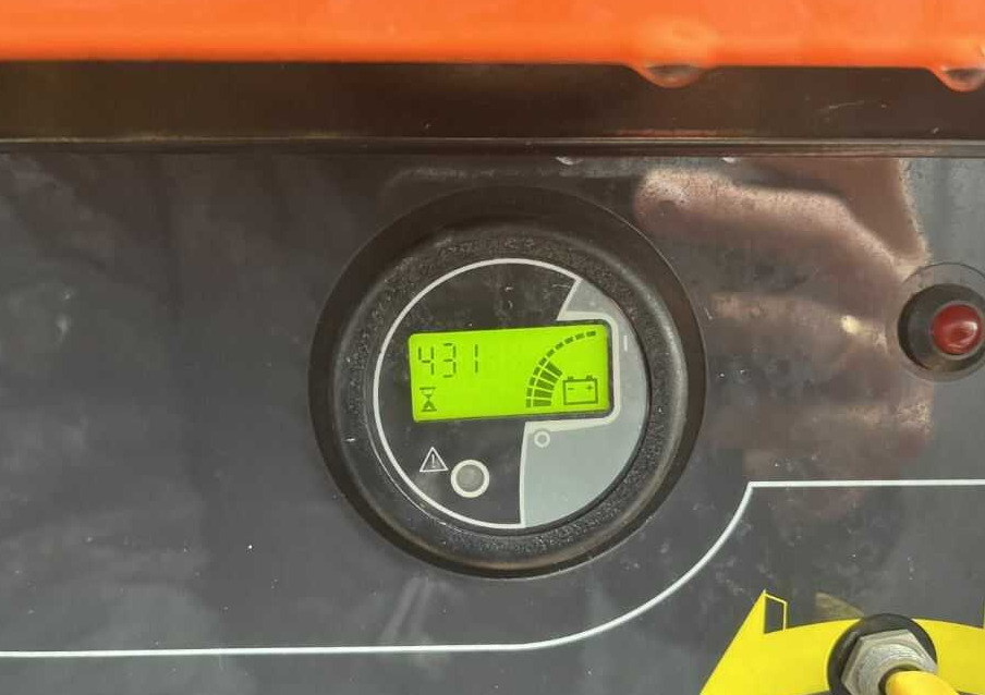 Коленчатый подъемник JLG E300AJ: фото 6