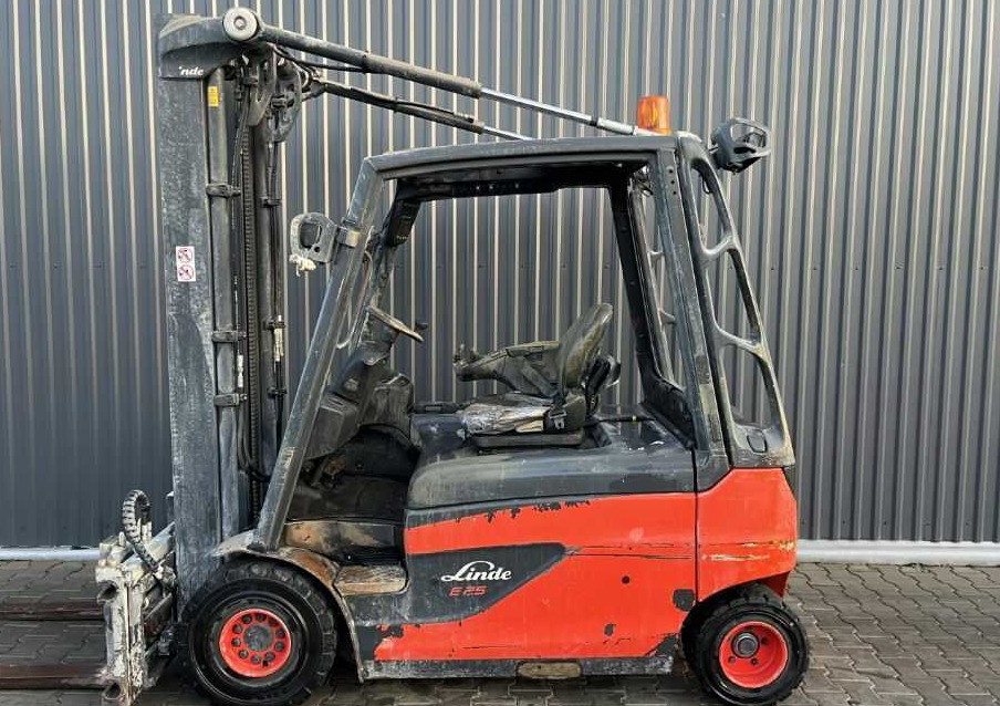 Linde E25L-01 - Электропогрузчик: фото 3 Linde E25L-01 - Электропогрузчик: фото 3
