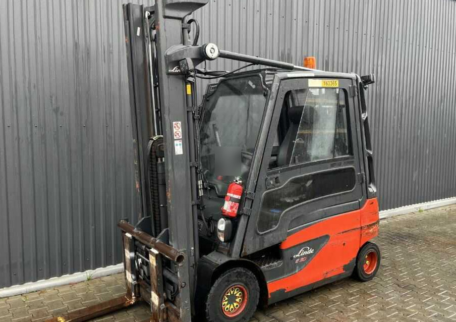 Linde E30-01 - Электропогрузчик: фото 1 Linde E30-01 - Электропогрузчик: фото 1
