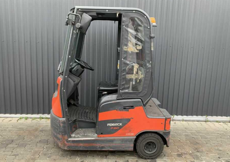 Linde P60 - Складской тягач: фото 2 Linde P60 - Складской тягач: фото 2