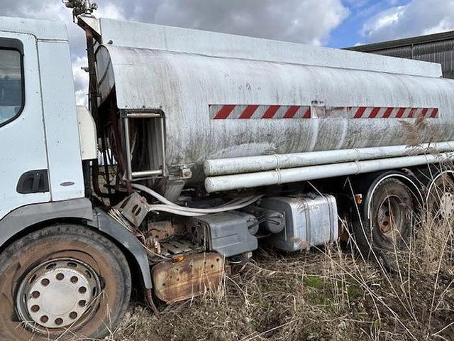 Renault 320 - Грузовик-цистерна: фото 5 Renault 320 - Грузовик-цистерна: фото 5