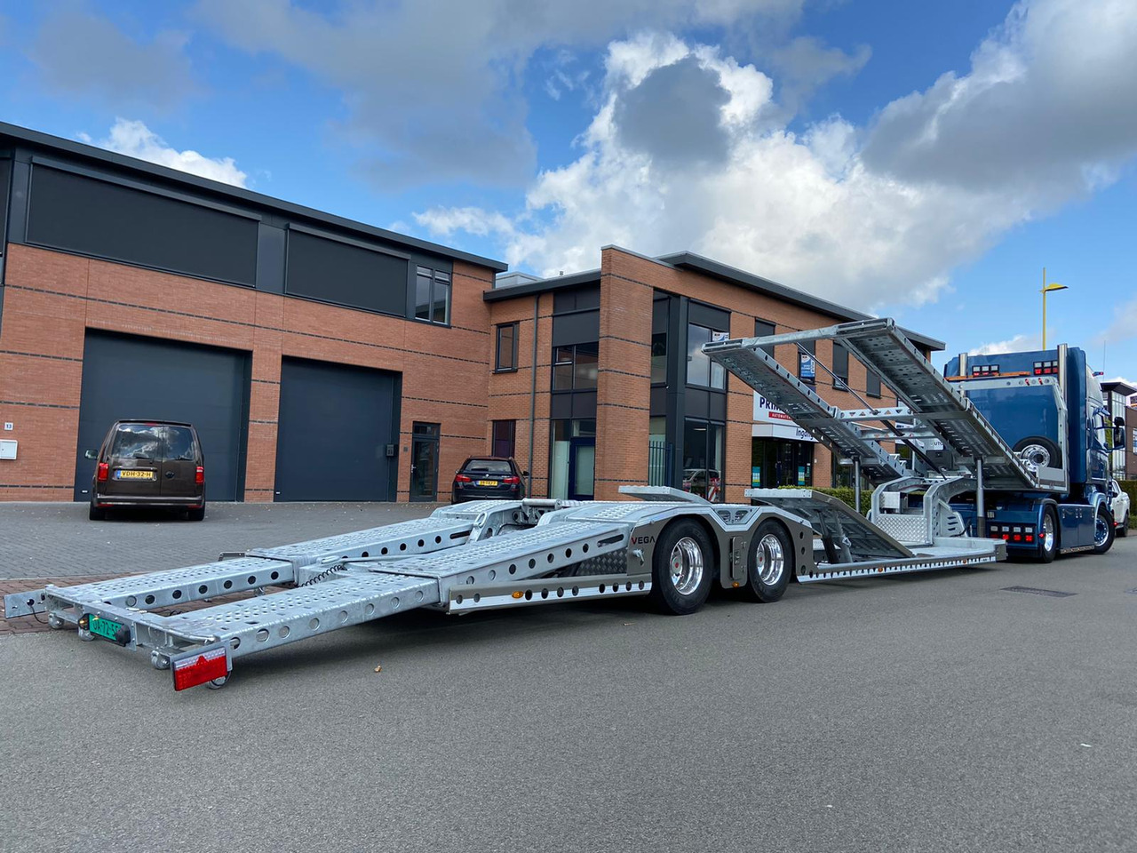 VEGA VEGA-S (FIX) - Полуприцеп-автовоз: фото 2 VEGA VEGA-S (FIX) - Полуприцеп-автовоз: фото 2