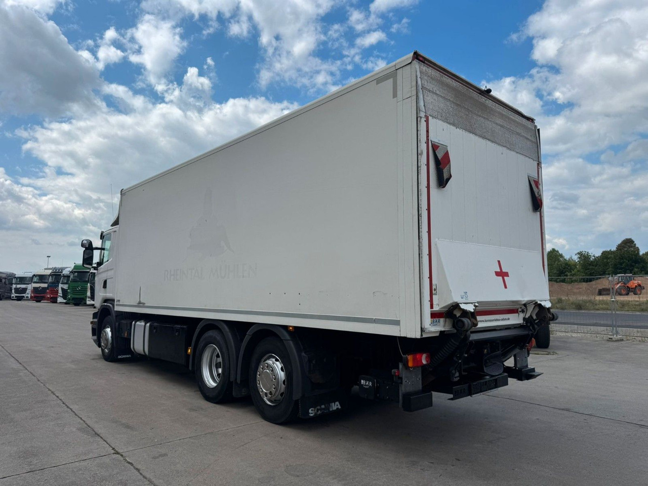 Scania P 380 * KOFFER * LBW 3 TON * LENK / LIFTACHSE * - Грузовик с закрытым кузовом: фото 4 Scania P 380 * KOFFER * LBW 3 TON * LENK / LIFTACHSE * - Грузовик с закрытым кузовом: фото 4