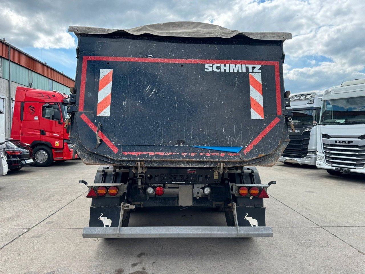 Schmitz Cargobull SCB S3T * THERMOMULDE * 24 KUBIK * 2x LIFT * - Самосвальный полуприцеп: фото 5 Schmitz Cargobull SCB S3T * THERMOMULDE * 24 KUBIK * 2x LIFT * - Самосвальный полуприцеп: фото 5