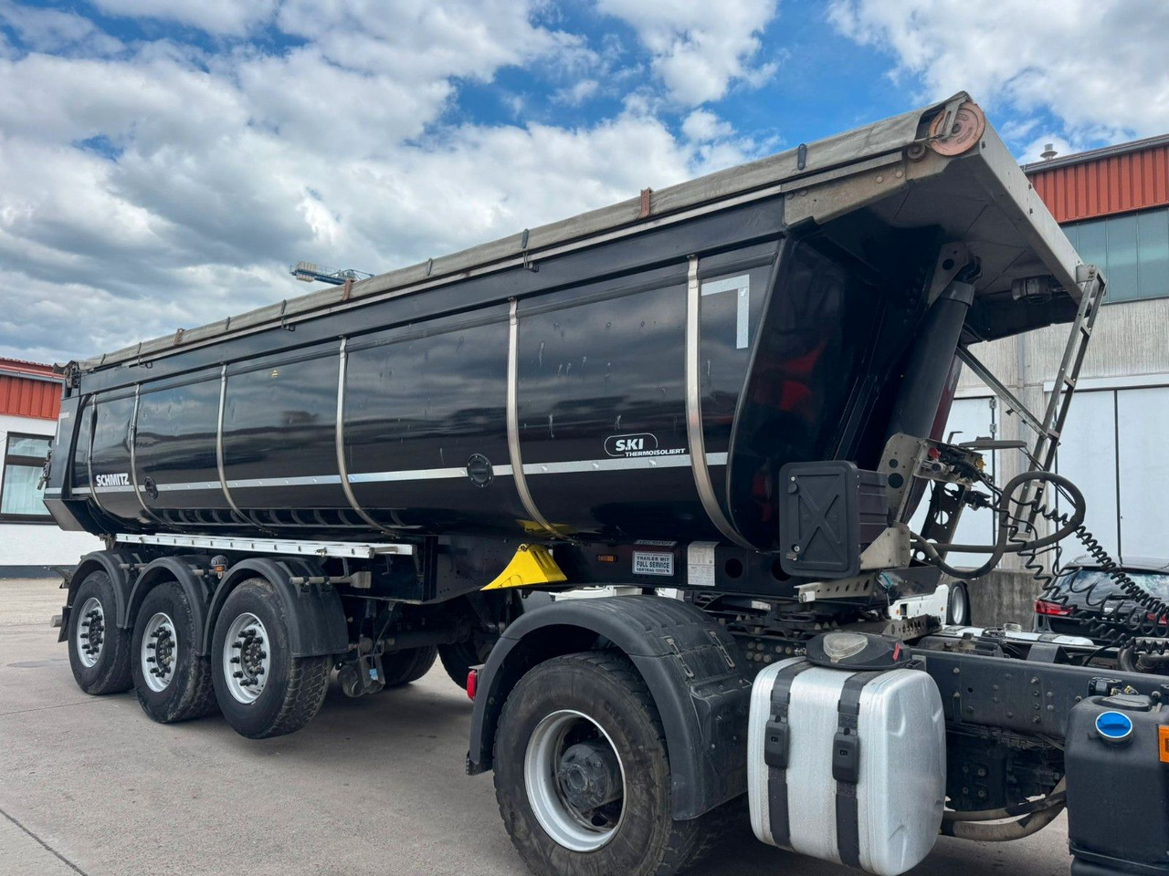 Schmitz Cargobull SCB S3T * THERMOMULDE * 24 KUBIK * 2x LIFT * - Самосвальный полуприцеп: фото 2 Schmitz Cargobull SCB S3T * THERMOMULDE * 24 KUBIK * 2x LIFT * - Самосвальный полуприцеп: фото 2