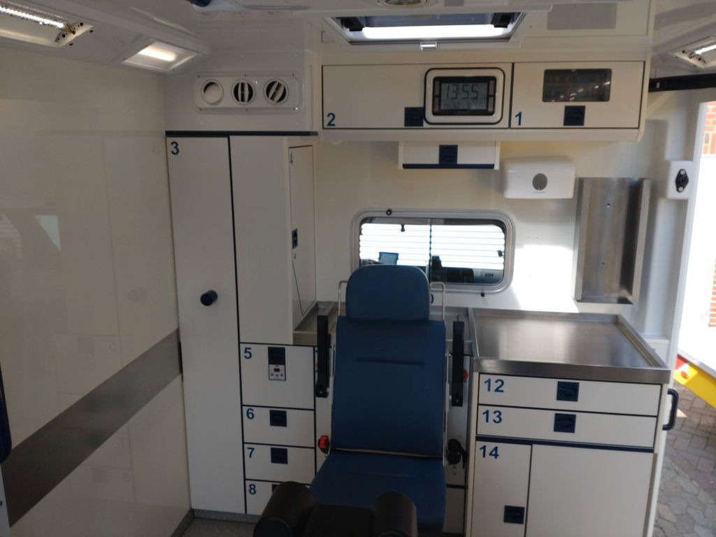 Машина скорой помощи Mercedes-Benz Sprinter 519 /  ATM 0km  4x on Stock: фото 6