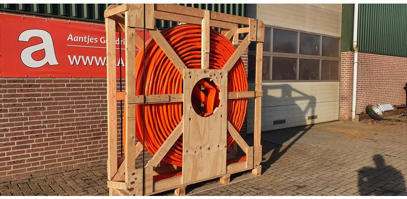 SLEEPSLANG 300 meter 4,5" - Nieuw - Навесное оборудование для Сельскохозяйственной техники: фото 3 SLEEPSLANG 300 meter 4,5" - Nieuw - Навесное оборудование для Сельскохозяйственной техники: фото 3