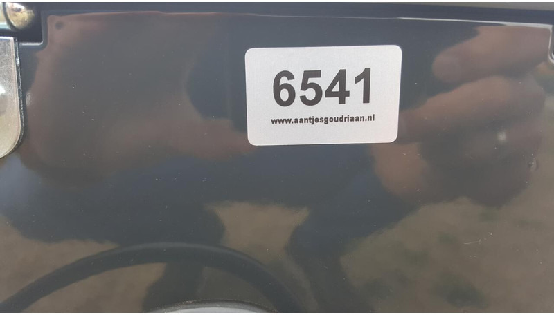 Onbekend - Бампер: фото 2 Onbekend - Бампер: фото 2