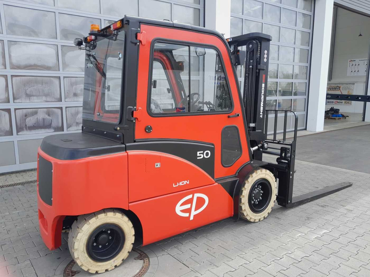 EP Equipment CPD50F8 / 5T / Triplex: 5,00m / ZVG - Электропогрузчик: фото 4 EP Equipment CPD50F8 / 5T / Triplex: 5,00m / ZVG - Электропогрузчик: фото 4