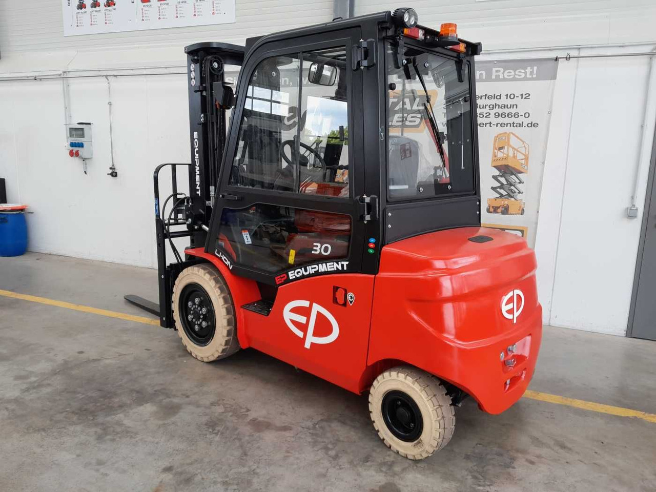 EP Equipment EFL303 / 3,0T / Triplex: 4,80m / SS - Электропогрузчик: фото 3 EP Equipment EFL303 / 3,0T / Triplex: 4,80m / SS - Электропогрузчик: фото 3