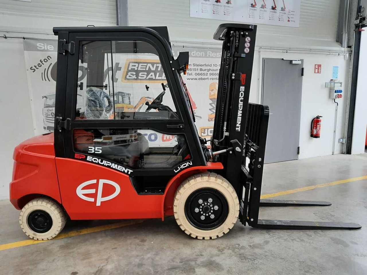 EP Equipment EFL353 / 3,5T / Triplex: 4,80m /ZVG - Электропогрузчик: фото 5 EP Equipment EFL353 / 3,5T / Triplex: 4,80m /ZVG - Электропогрузчик: фото 5