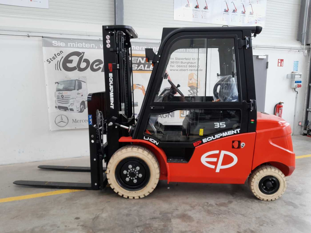 EP Equipment EFL353 / 3,5T / Triplex: 4,80m /ZVG - Электропогрузчик: фото 2 EP Equipment EFL353 / 3,5T / Triplex: 4,80m /ZVG - Электропогрузчик: фото 2