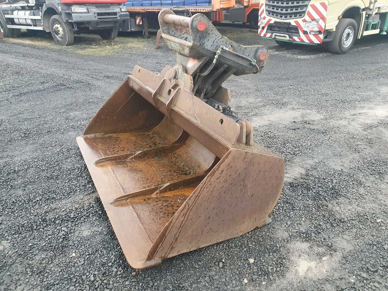 Hydraulischer Grabenräumlöffel / schwenkbar OQ80 - Ковш для экскаватора: фото 3 Hydraulischer Grabenräumlöffel / schwenkbar OQ80 - Ковш для экскаватора: фото 3
