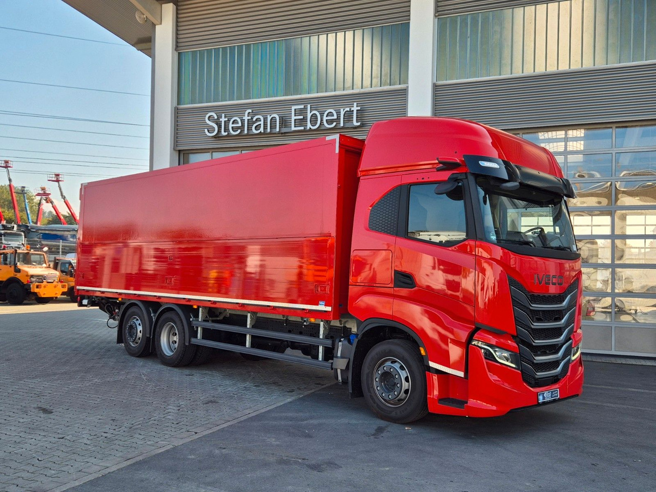 Iveco AS260S50Y/FS Schwenkwand LBW 2xAHK CAM Intarder - Грузовик для перевозки напитков: фото 4 Iveco AS260S50Y/FS Schwenkwand LBW 2xAHK CAM Intarder - Грузовик для перевозки напитков: фото 4