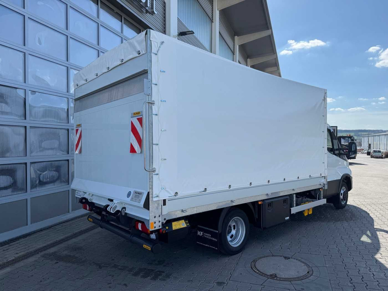 Iveco Daily 50C16 HA8 Pritsche+Plane *LBW* 3x - Тентованный фургон: фото 3 Iveco Daily 50C16 HA8 Pritsche+Plane *LBW* 3x - Тентованный фургон: фото 3