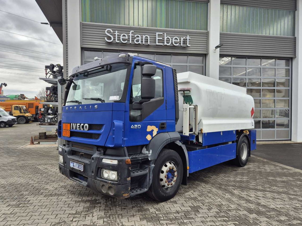 Iveco Stralis AD190S42/P 14.000L Lindner&Fischer - Грузовик-цистерна: фото 1 Iveco Stralis AD190S42/P 14.000L Lindner&Fischer - Грузовик-цистерна: фото 1