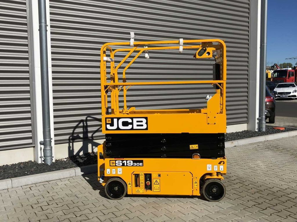 JCB S1930E Scherenbühne // 7,8m Arbeitshöhe - Ножничный подъемник: фото 2 JCB S1930E Scherenbühne // 7,8m Arbeitshöhe - Ножничный подъемник: фото 2