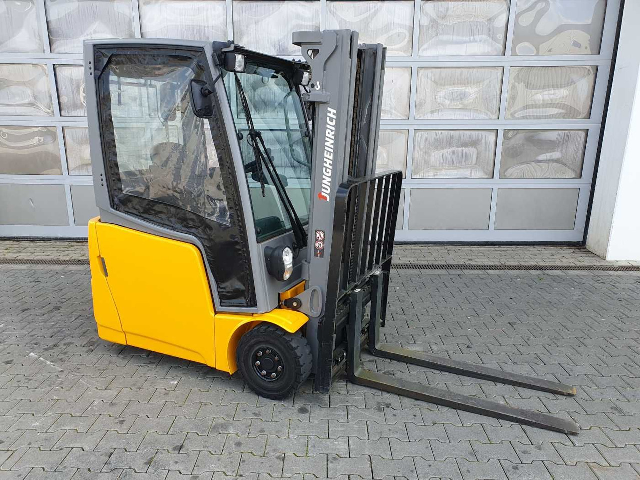 Jungheinrich EFG 215 / Triplex 4.25m / SS / nur 1.680h / 2021 - Электропогрузчик: фото 2 Jungheinrich EFG 215 / Triplex 4.25m / SS / nur 1.680h / 2021 - Электропогрузчик: фото 2