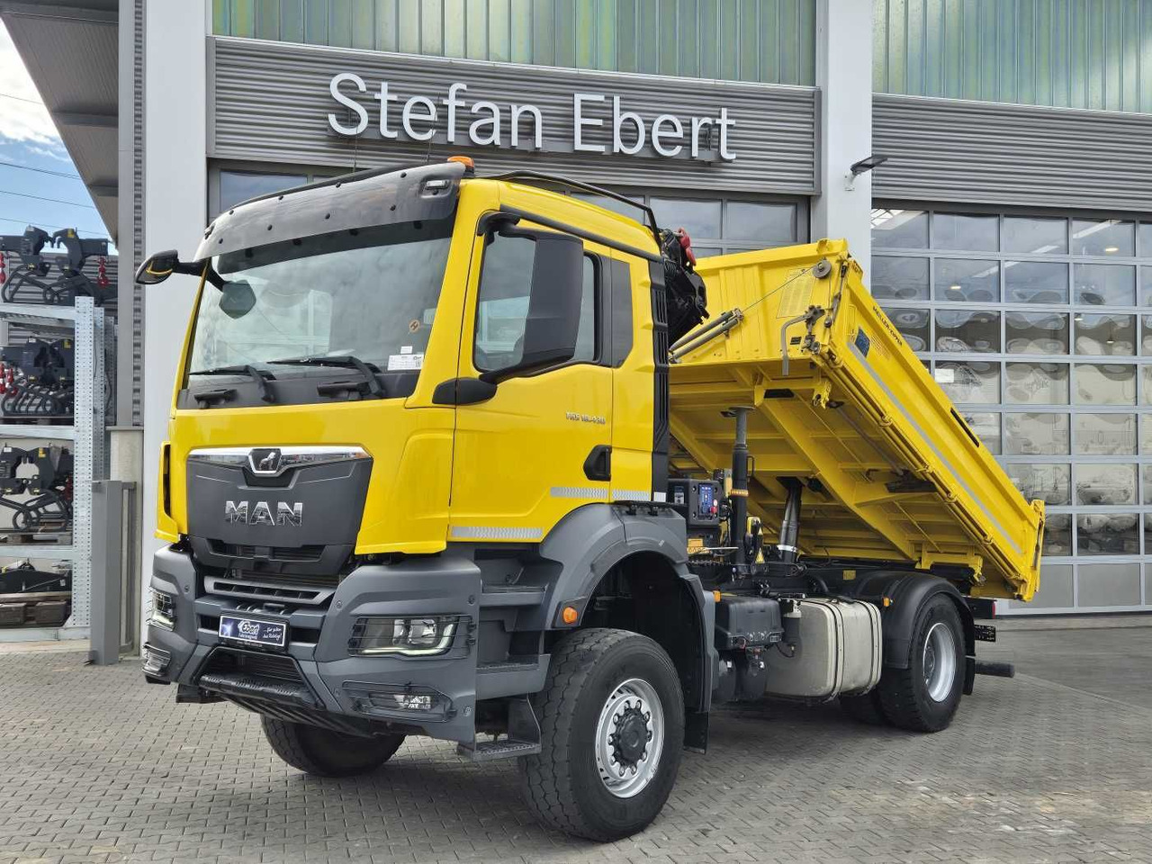 MAN TGS 18.430 4x4 BL Kran HMF 1130K-RCS Funk AHK - Самосвал: фото 2 MAN TGS 18.430 4x4 BL Kran HMF 1130K-RCS Funk AHK - Самосвал: фото 2