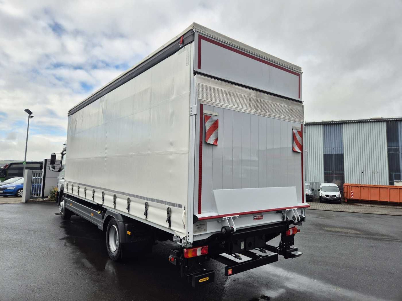 Mercedes-Benz Atego 1527 L L-Haus LBW Palfinger 1.500kg 2 Bett - Тентованный грузовик: фото 5 Mercedes-Benz Atego 1527 L L-Haus LBW Palfinger 1.500kg 2 Bett - Тентованный грузовик: фото 5