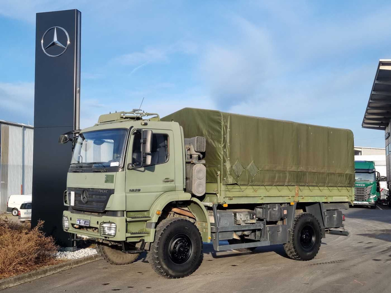 Mercedes-Benz Axor 1829 A 4x4 Pritsche/Plane 10 Stück - Тентованный грузовик: фото 3 Mercedes-Benz Axor 1829 A 4x4 Pritsche/Plane 10 Stück - Тентованный грузовик: фото 3