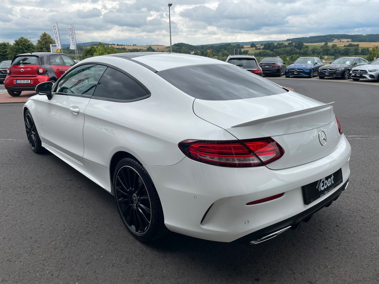 Mercedes-Benz C 220 d Coupe AMG+Pano+R-Kamera+Night+Carplay - Легковой автомобиль: фото 3 Mercedes-Benz C 220 d Coupe AMG+Pano+R-Kamera+Night+Carplay - Легковой автомобиль: фото 3