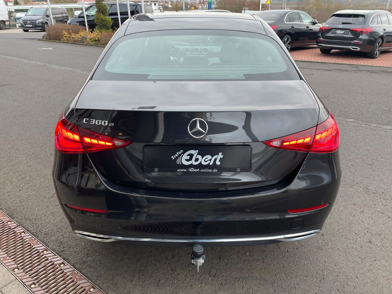 Mercedes-Benz C 300 e Avantgarde Digital+S-Dach+AHK+Distr+ - Седан: фото 4 Mercedes-Benz C 300 e Avantgarde Digital+S-Dach+AHK+Distr+ - Седан: фото 4