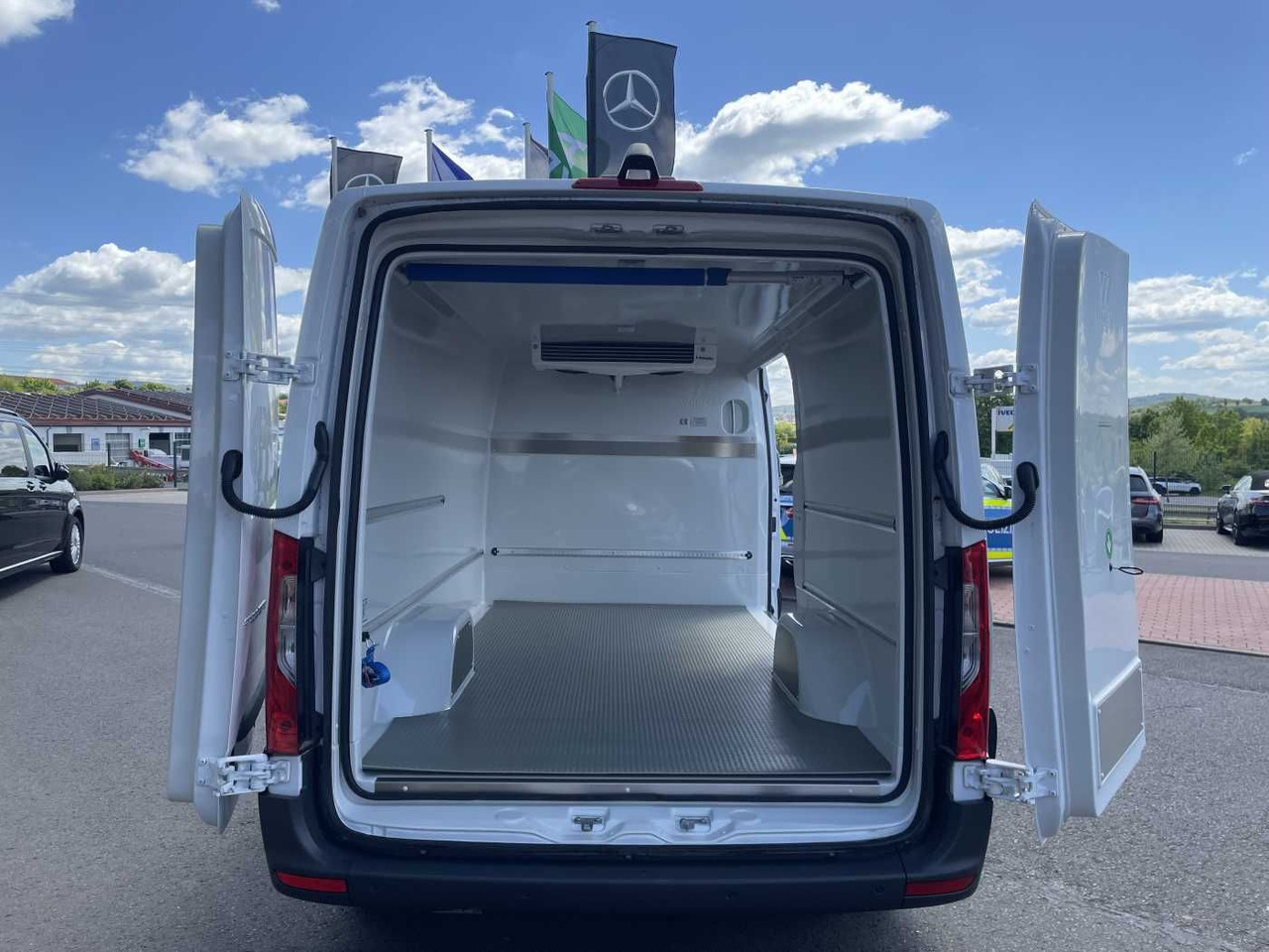 Mercedes-Benz Sprinter 315 CDI Frischdienst Fahr-/Standkühlung - Малотоннажный рефрижератор: фото 5 Mercedes-Benz Sprinter 315 CDI Frischdienst Fahr-/Standkühlung - Малотоннажный рефрижератор: фото 5