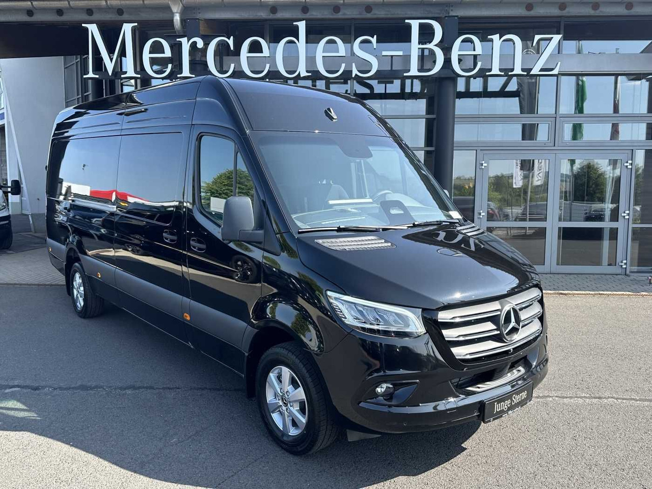 Mercedes-Benz Sprinter 319 CDI 4325 AHK DISTRONIC 360 Klima - Цельнометаллический фургон: фото 1 Mercedes-Benz Sprinter 319 CDI 4325 AHK DISTRONIC 360 Klima - Цельнометаллический фургон: фото 1