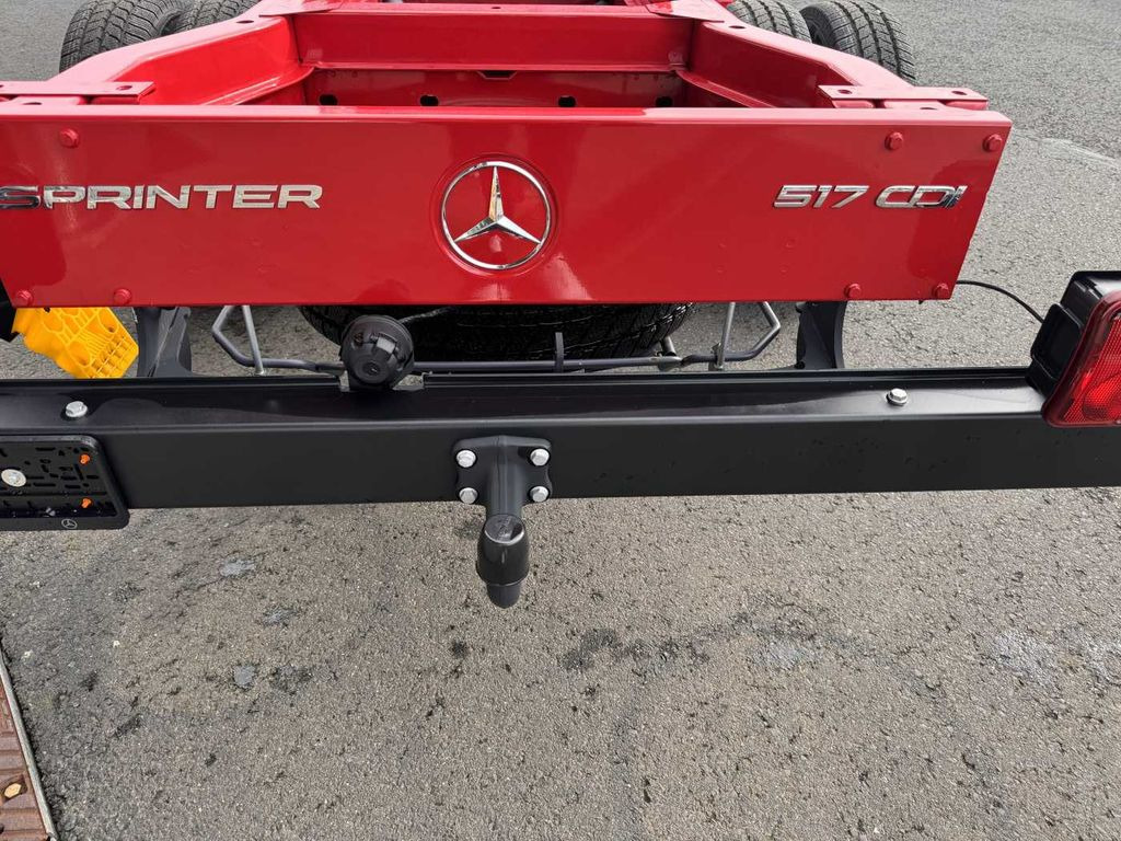 Грузовик-шасси Mercedes-Benz Sprinter 517 CDI 4325 Fahrgestell AHK3,5 5.500kg: фото 6