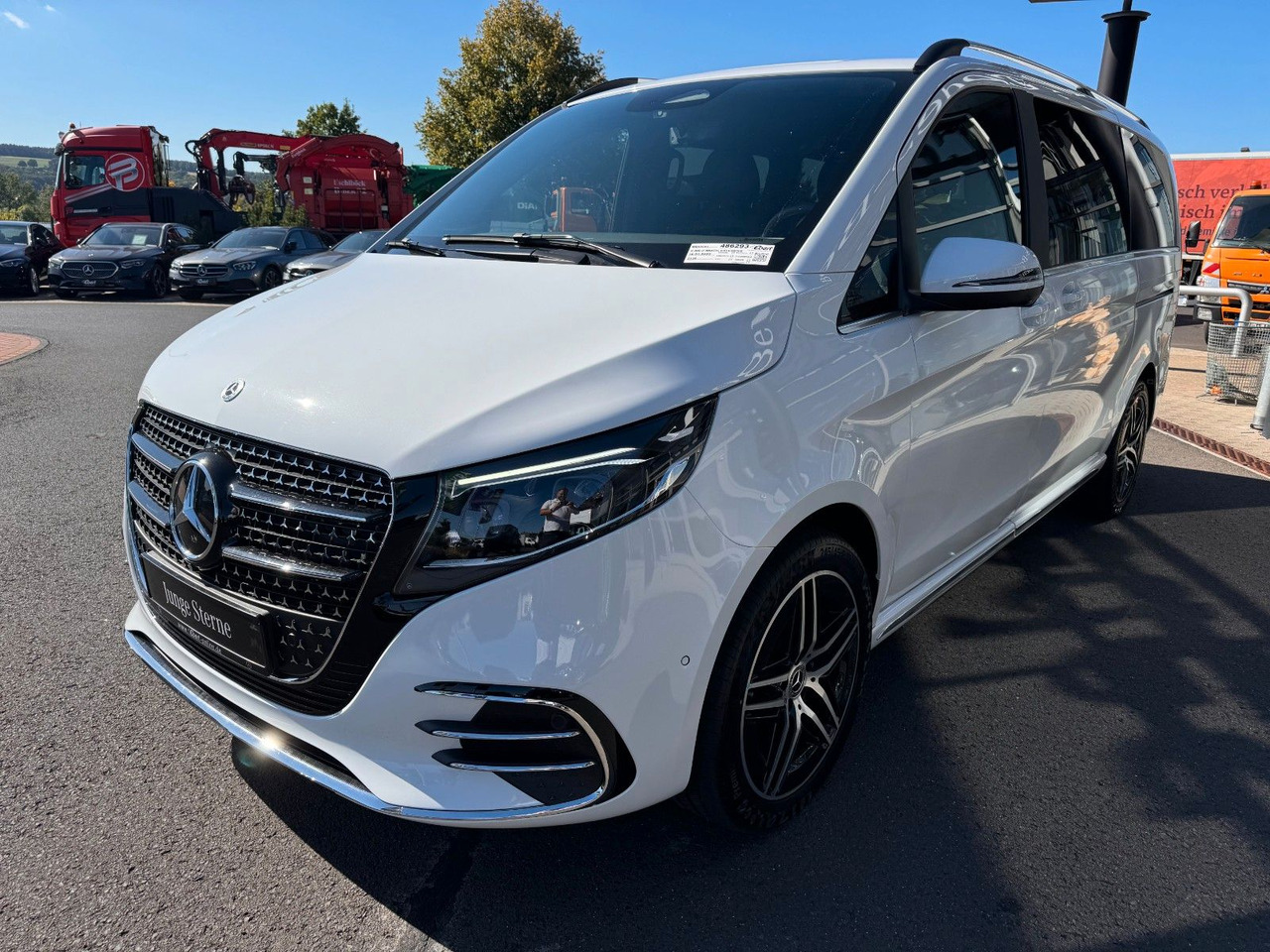 Mercedes-Benz V 300 d 4MATIC EXCLUSIVE AMG Tische AHK2,5to - Пассажирский фургон: фото 3 Mercedes-Benz V 300 d 4MATIC EXCLUSIVE AMG Tische AHK2,5to - Пассажирский фургон: фото 3