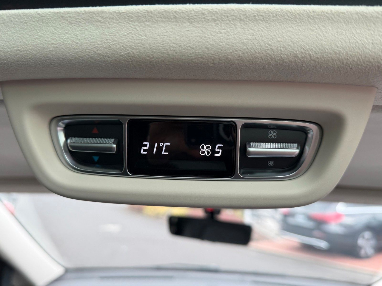 Пассажирский фургон Mercedes-Benz V 300 d 4MATIC EXCLUSIVE Luxus-Sitze AHK2,5to: фото 16 Пассажирский фургон Mercedes-Benz V 300 d 4MATIC EXCLUSIVE Luxus-Sitze AHK2,5to: фото 16