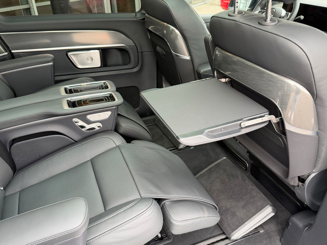 Пассажирский фургон Mercedes-Benz V 300 d 4MATIC EXCLUSIVE Luxus-Sitze AHK2,5to: фото 13 Пассажирский фургон Mercedes-Benz V 300 d 4MATIC EXCLUSIVE Luxus-Sitze AHK2,5to: фото 13