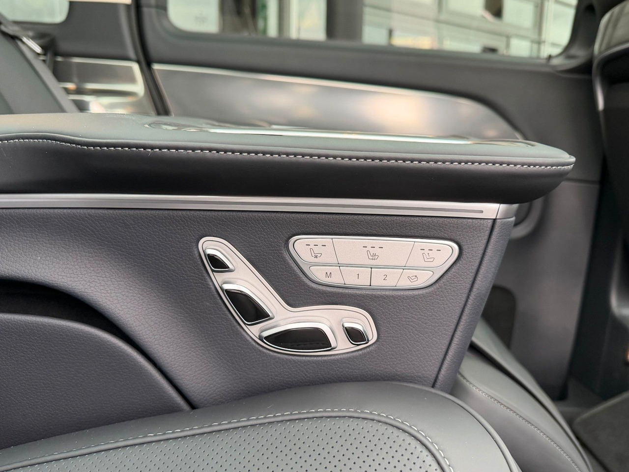 Пассажирский фургон Mercedes-Benz V 300 d 4MATIC EXCLUSIVE Luxus-Sitze AHK2,5to: фото 10 Пассажирский фургон Mercedes-Benz V 300 d 4MATIC EXCLUSIVE Luxus-Sitze AHK2,5to: фото 10