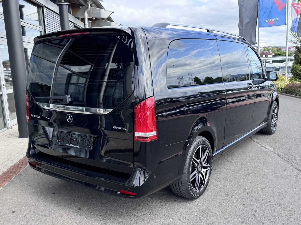 Mercedes-Benz V 300 d AVA AMG 4MATIC AIRMATIC Sitzklima el Tür - Пассажирский фургон: фото 4 Mercedes-Benz V 300 d AVA AMG 4MATIC AIRMATIC Sitzklima el Tür - Пассажирский фургон: фото 4