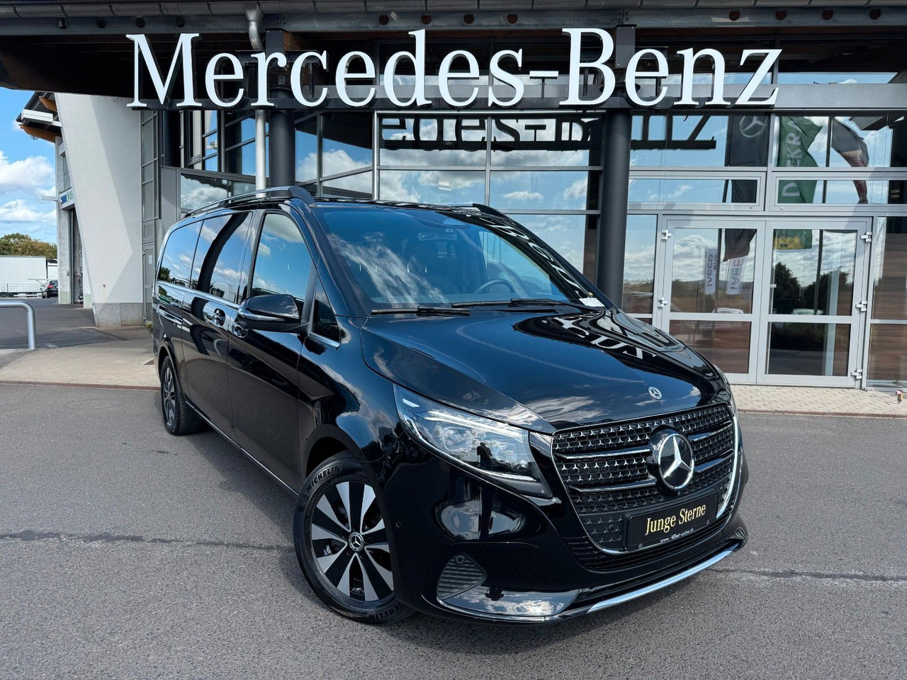 Mercedes-Benz V 300 d AVANTGARDE Extralang 360Kamera Standheiz - Универсал: фото 1 Mercedes-Benz V 300 d AVANTGARDE Extralang 360Kamera Standheiz - Универсал: фото 1